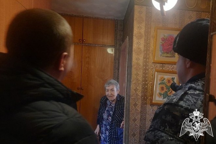 Кировские росгвардейцы навестили семьи сотрудников, погибших при исполнении служебного долга