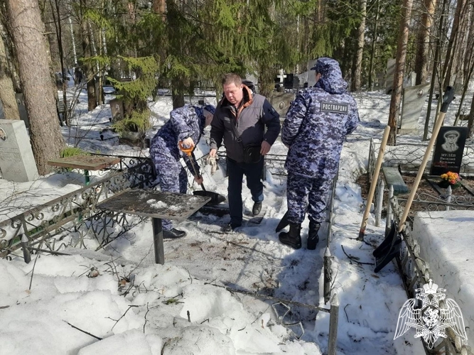 В Кирове росгвардейцы почтили память младшего сержанта милиции Дмитрия Козулева, погибшего при исполнении 