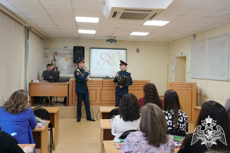 В честь Международного женского дня в Управлении Росгвардии по Кировской области состоялся праздничный концерт 