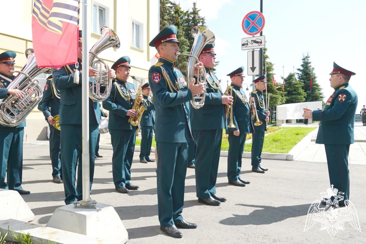 Военный оркестр Кировского соединения Росгвардии отмечает день образования 