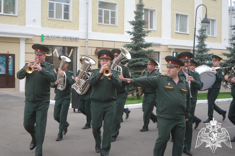 Военный оркестр Кировского соединения Росгвардии отмечает день образования 