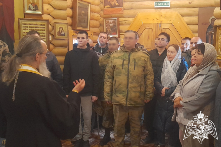 В кировской воинской части Росгвардии прошел праздничный молебен 