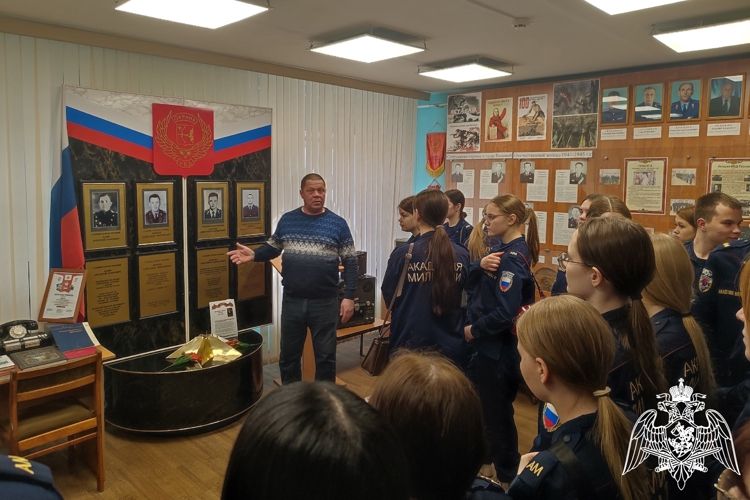 Кировские росгвардейцы пригласили на службу будущих юристов