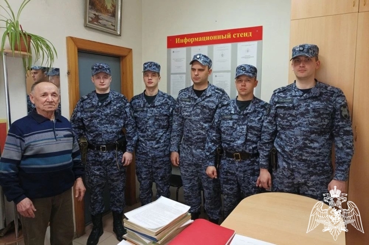Ликвидатор чернобыльской аварии поделился воспоминаниями с омутнинскими росгвардейцами