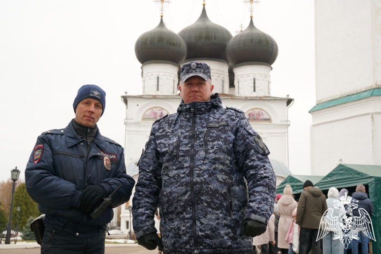 Сотрудники Росгвардии обеспечили безопасность верующих в Вербное воскресенье
