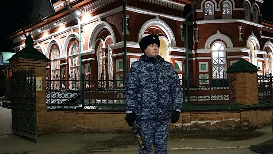 В Кировской области росгвардейцы приняли участие в обеспечении общественной безопасности в пасхальную ночь