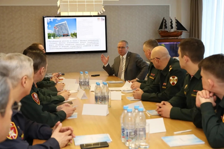 Руководители пресс-служб округов Росгвардии встретились в Казани