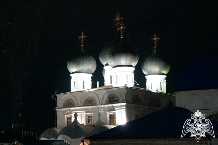 В Кировской области росгвардейцы приняли участие в обеспечении общественной безопасности в пасхальную ночь