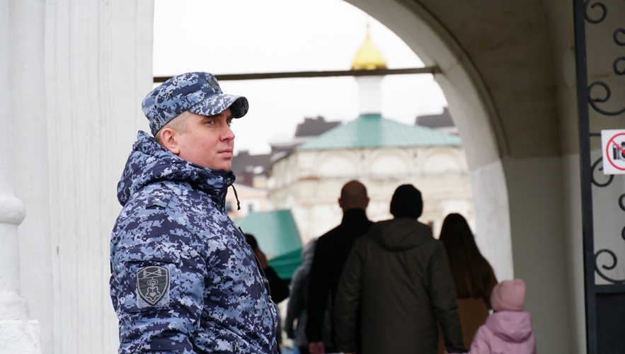 Сотрудники Росгвардии обеспечили безопасность верующих в Вербное воскресенье