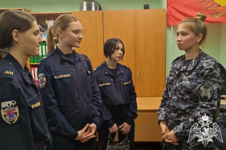 Кировские росгвардейцы пригласили на службу будущих юристов