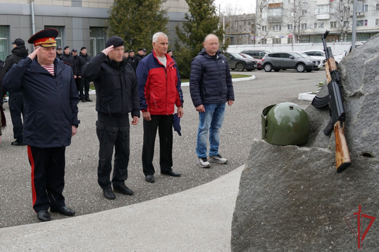 Генерал Дмитрий Пушкин поздравил личный состав ОМОН «Вятич» с годовщиной образования