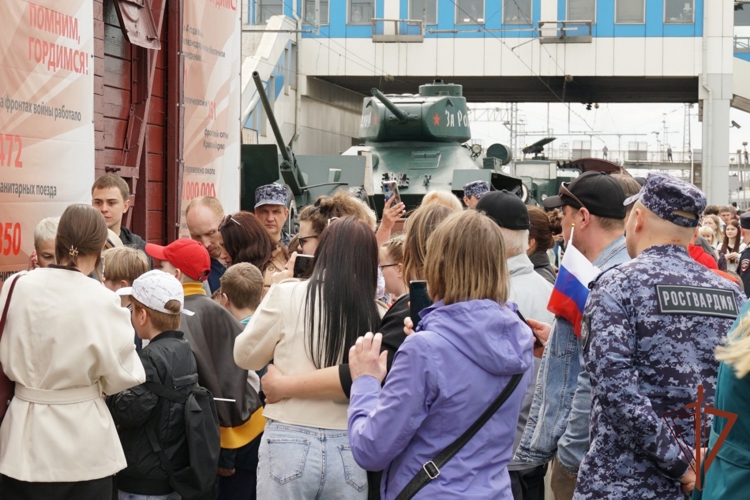 В Кирове росгвардейцы обеспечили общественный порядок во время прибытия «Поезда Победы» (видео)