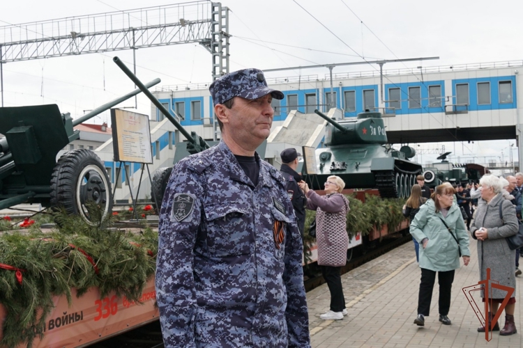 В Кирове росгвардейцы обеспечили общественный порядок во время прибытия «Поезда Победы» (видео)