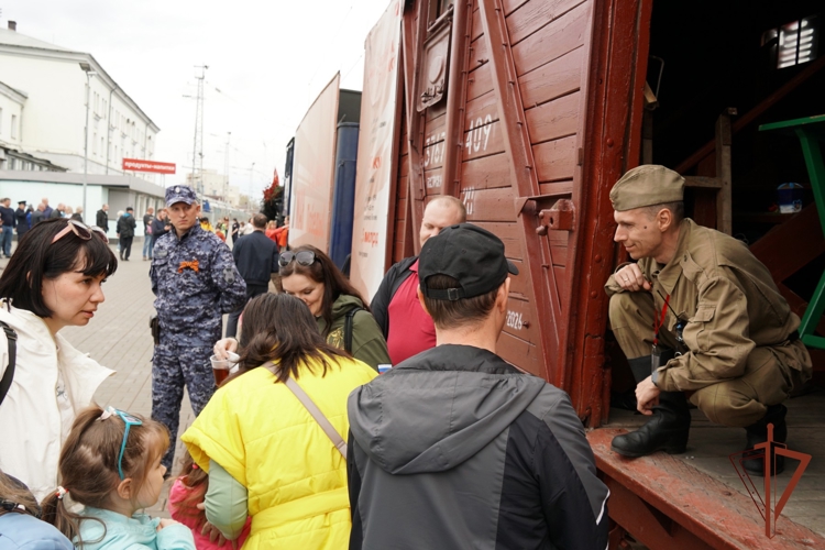 В Кирове росгвардейцы обеспечили общественный порядок во время прибытия «Поезда Победы» (видео)