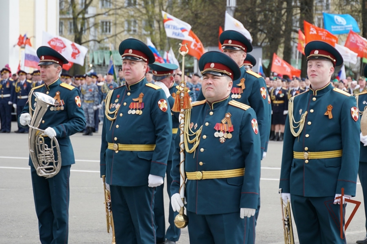 В Кирове сотрудники и военнослужащие Росгвардии приняли участие в торжествах, посвященных 81-ой годовщине Победы в Великой Отечественной войне (видео)