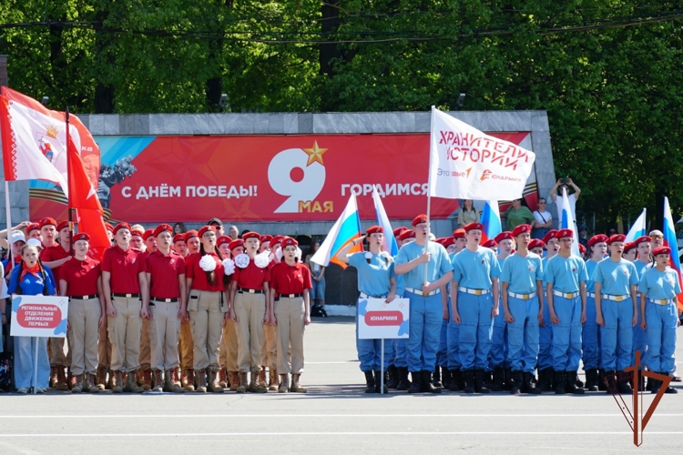  Подшефные росгвардейцев приняли участие в параде детских объединений 