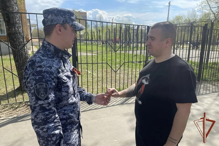 Кировские росгвардейцы присоединились к всероссийской акции "Георгиевская ленточка" 