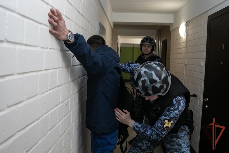 Кировские росгвардейцы задержали дебошира