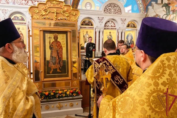 В День Крещения Руси в Князь-Владимирском храме – Главном храме Росгвардии состоялся праздничный молебен с крестным ходом