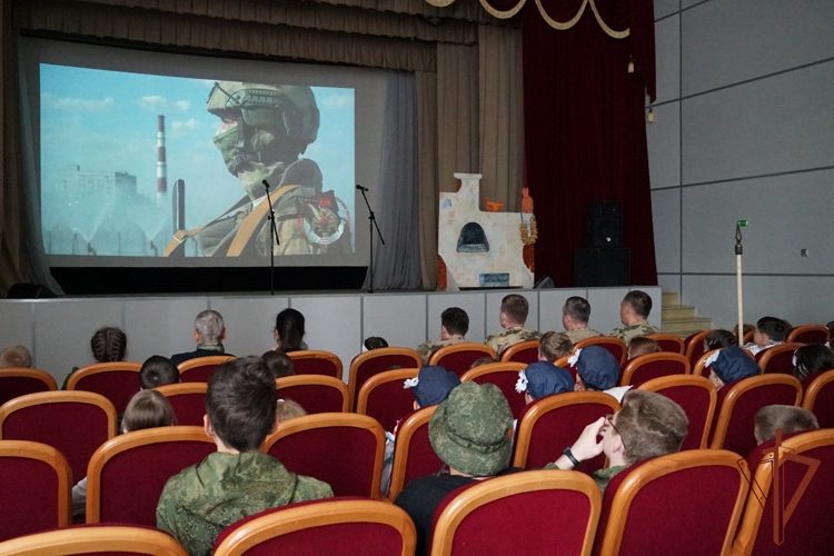 "Каникулы с Росгвардией": военнослужащие и сотрудники ведомства повели военно-патриотическое занятие для участников православной смены "Благовестник"