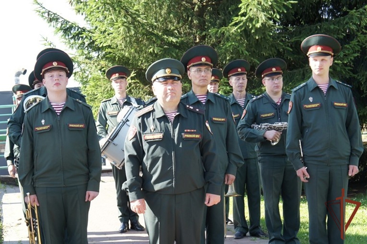 В День ветеранов боевых действий кировские росгвардейцы почтили память погибших товарищей