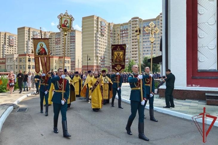 В День Крещения Руси в Князь-Владимирском храме – Главном храме Росгвардии состоялся праздничный молебен с крестным ходом