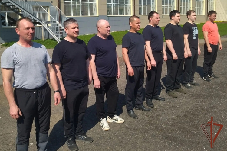 В Яранске росгвардейцы провели спортивные состязания к юбилею ведомства