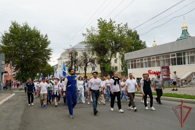 В Кирове росгвардейцы приняли участие в охране общественного порядка во время массовых мероприятий, посвященных Дню физкультурника
