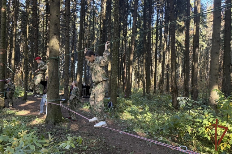 Военнослужащие Кировского соединения ВНГ РФ рассказали кадетам о ведомственных вузах Росгвардии и пригласили на службу 