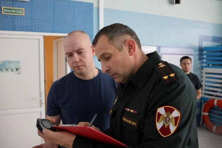 Кировские росгвардейцы стали призерами чемпионата Приволжского округа по плаванию (видео)