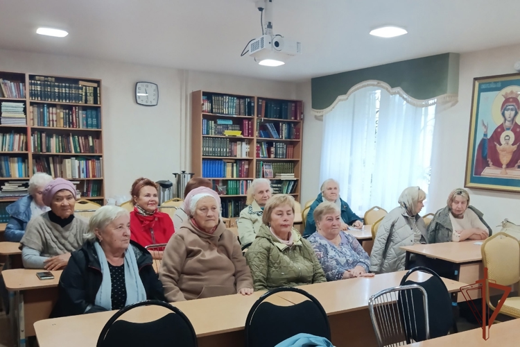 В Кирове ветеран Росгвардии провел краеведческую беседу, приуроченную к 90-летию образования Кировской области