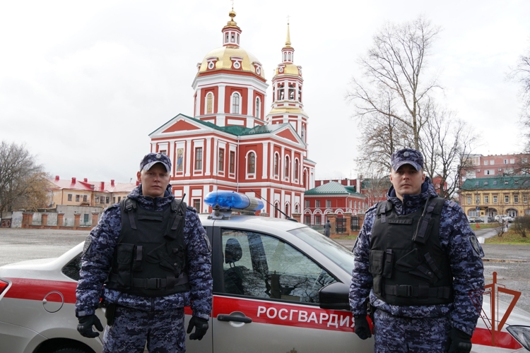 В Кирове росгвардейцы задержали подозреваемого в грабеже