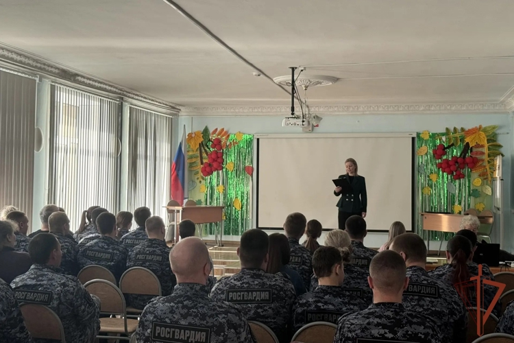 Подшефные кировских росгвардейцев поздравили их с наступающим Днем вневедомственной охраны праздничным концертом